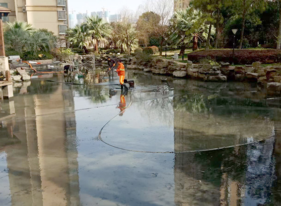 南川景观池淤泥清理