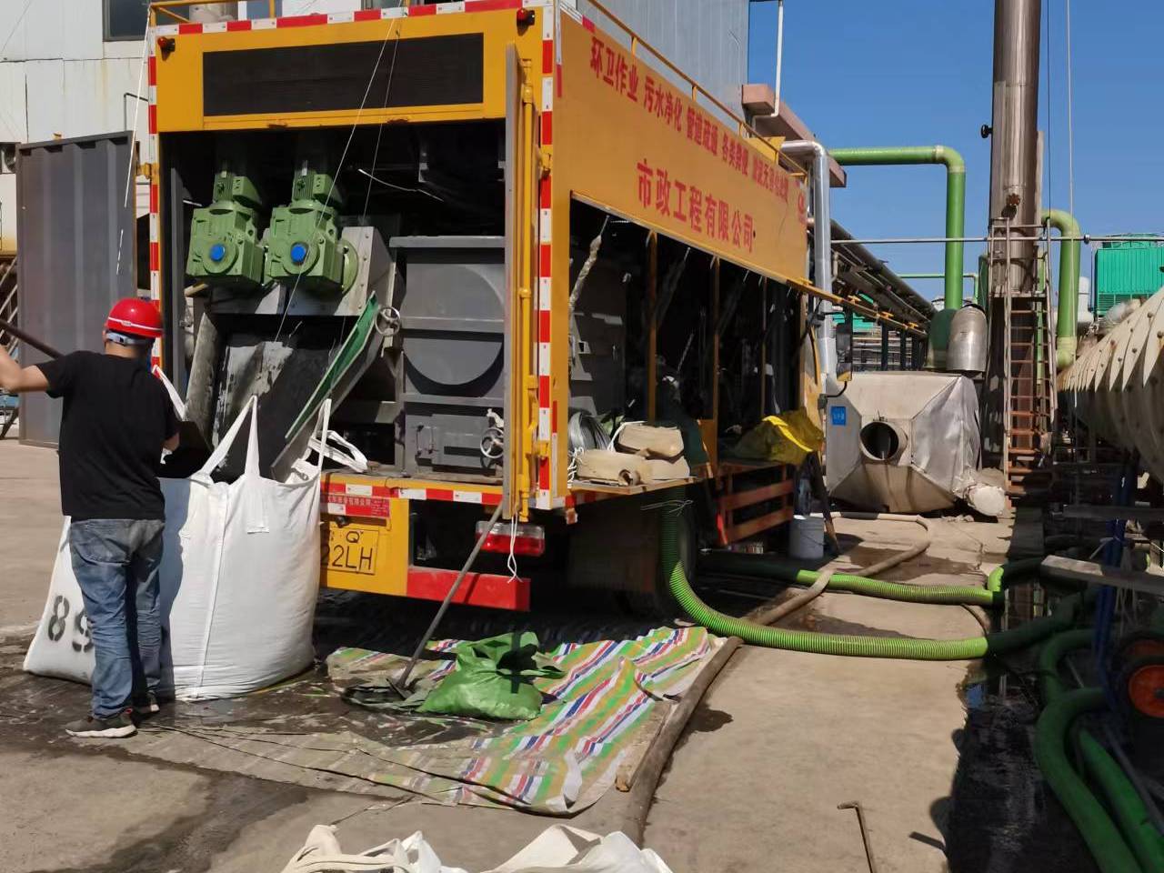 南川淤泥压干处理